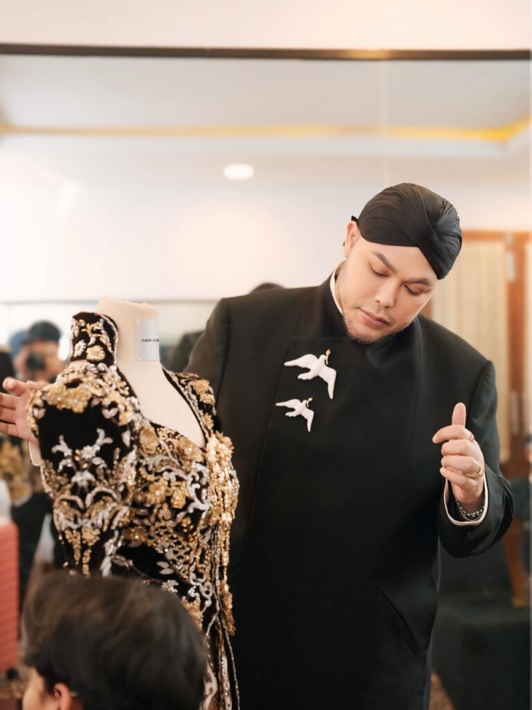 Ivan Gunawan Rancang Gaun Pengantin Mewah Anak Soimah, Harganya Bikin Melongo!