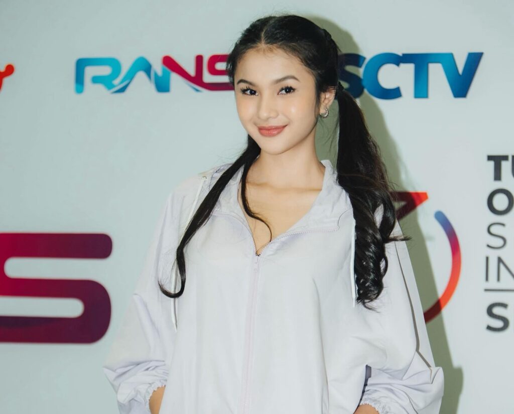 Biodata lengkap Rayna Snova
