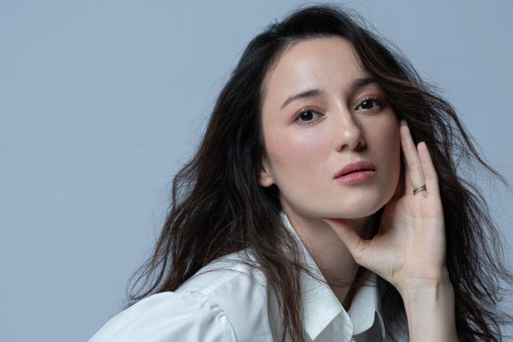 Latar Belakang dan Keluarga Julie Estelle